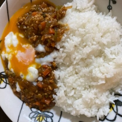 ゆで卵は失敗しましたが、ドライカレーはとっても美味しくできました！
また作ります！